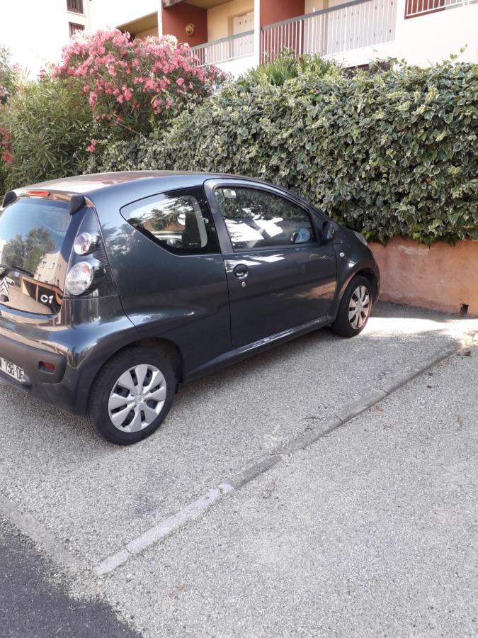 Bandol Nature Et Loisirs: Parking/ Piscine Екстер'єр фото