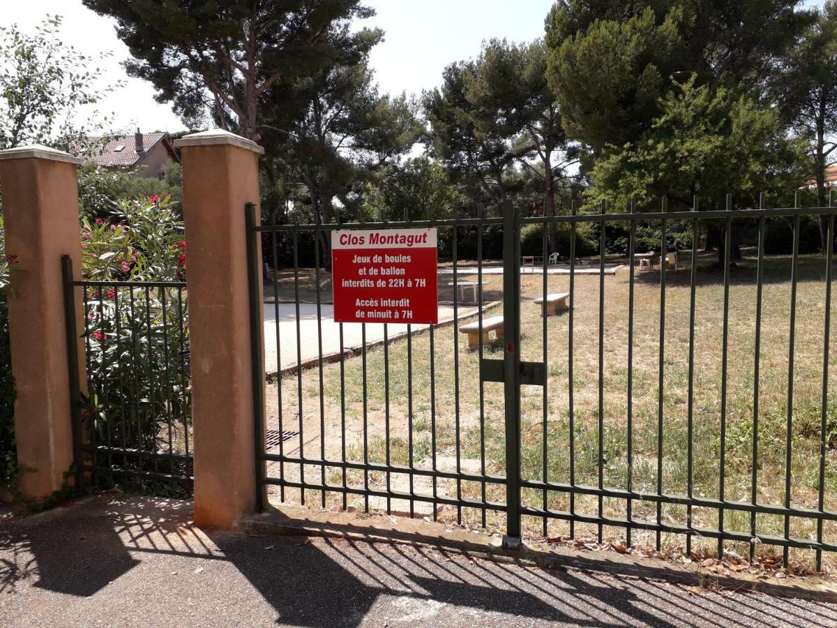 Bandol Nature Et Loisirs: Parking/ Piscine Екстер'єр фото